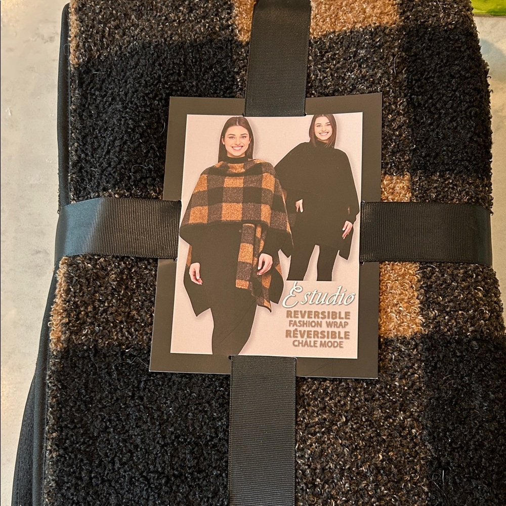Reversible Fashion Wrap in Black and Tan